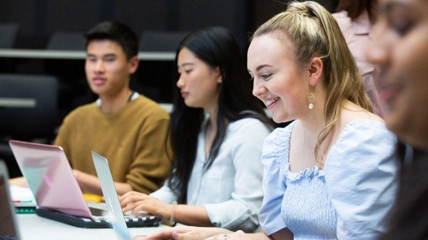 马来西亚思特雅大学雅思要求多少？可以无雅思吗？